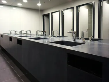 Piano lavabo in HIMACS FORUM KARLIN AMOSDESIGN