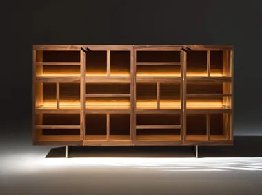 Madia in legno e vetro con illuminazione integrata TORII M Casamania & Horm