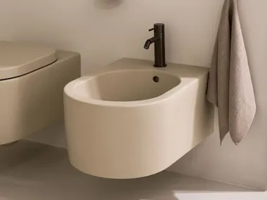 Bidet sospeso in ceramica con troppopieno OTIS Ceramica Cielo