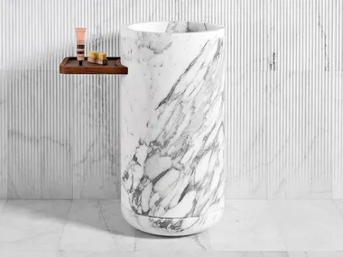 Lavabo rotondo freestanding in marmo MONOLITHOS LUCE DI CARRARA