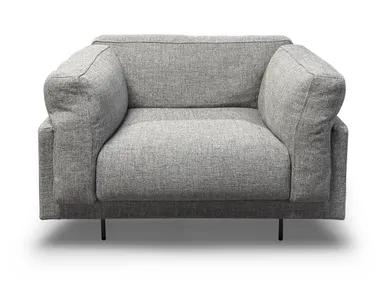 Poltrona in tessuto con braccioli ECHOO Living Divani