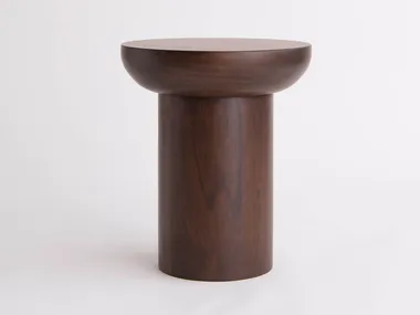 Tavolino alto rotondo in legno DOMBAK Phase Design