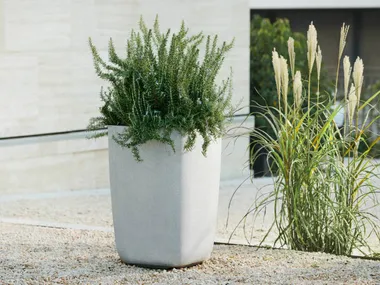 Vaso da giardino alto in cemento SAMURAI SWISSPEARL