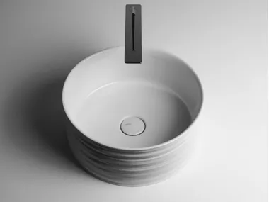 Lavabo da appoggio rotondo singolo in ceramica TRACE Valdama