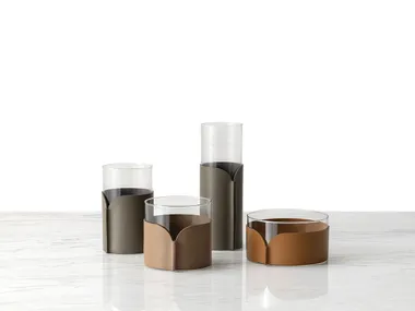 Vaso rotondo in vetro con rivestimento in cuoio BOW Turri