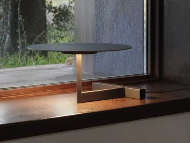 Lampada da tavolo a LED in metallo FLAT 5965 Vibia