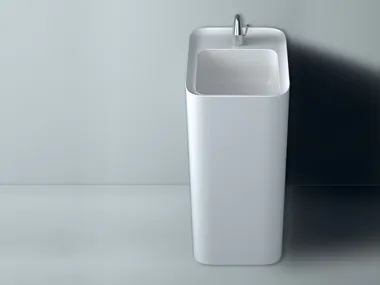 Lavabo freestanding in ceramica con scarico a parete/terra CAMEO Valdama