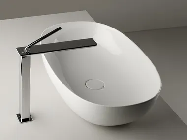 Lavabo da appoggio singolo ovale in ceramica POD Valdama